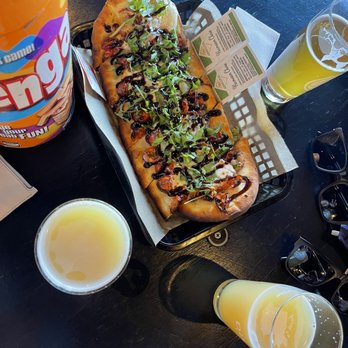 Distant Brewing - Cherry tomato flat bread - Breweries Near Me - Mammoth Lakes, California Distant Brewing - Cherry tomato flat bread - Breweries Near Me - Mammoth Lakes, California