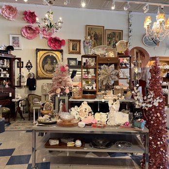 Kind of Blue - Cute display - Antiques Near Me - New Bern, North Carolina Kind of Blue - Cute display - Antiques Near Me - New Bern, North Carolina