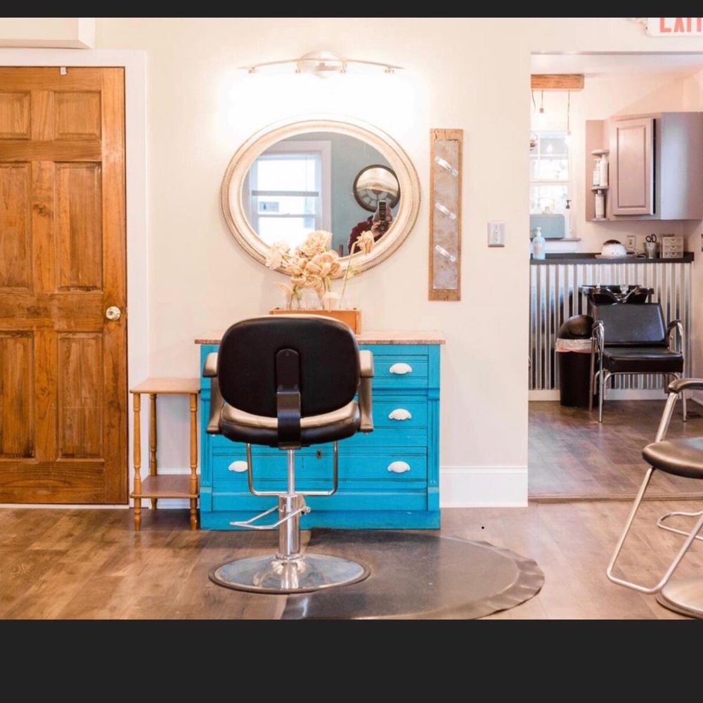 HOT HEADS HAIR SALON Updated August 2024 Request an Appointment