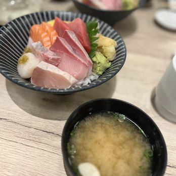 Kiyo Sushi & Sake - Chirashi Don - Japanese Near Me - Irvine, California