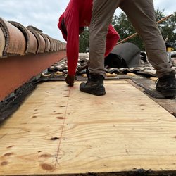 Red Apple Roofing