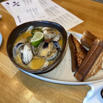 Mahi’ai Table - Clams was winnahazzz! - Cocktail Bars Near Me - Kapolei, Hawaii