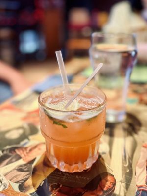 Barney's Beanery by null