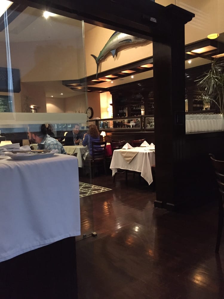 BROS OYSTER BAR Calle Lago Zurich 245, Ampliación Granada, CDMX