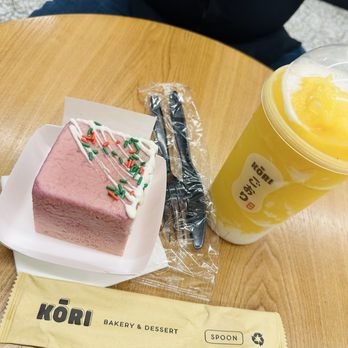 KŌRI Bakery & Dessert - Mango coconut ice drink - Desserts Near Me - Orlando, Florida