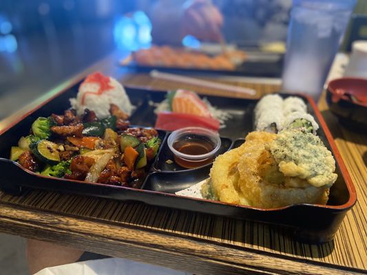 Kaizen Fusion Roll & Sushi by null