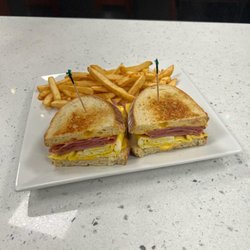 Mama Suegra Cafe - Ham & cheese sandwich