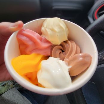 Yogurtland - My mix Mango, Strawberry, Vanilla, Chocolate, Coconut - Ice Cream & Frozen Yogurt Near Me - Alameda, California Yogurtland - My mix Mango, Strawberry, Vanilla, Chocolate, Coconut - Ice Cream & Frozen Yogurt Near Me - Alameda, California
