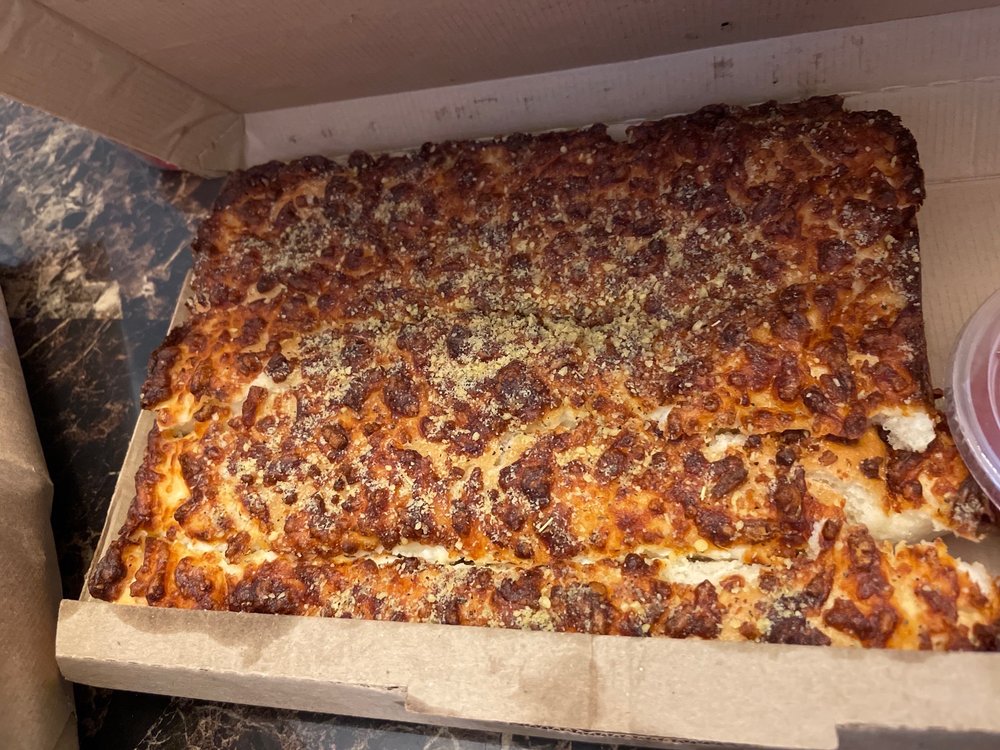 PIZZA HUT Updated September 2024 26 Photos & 32 Reviews 94226