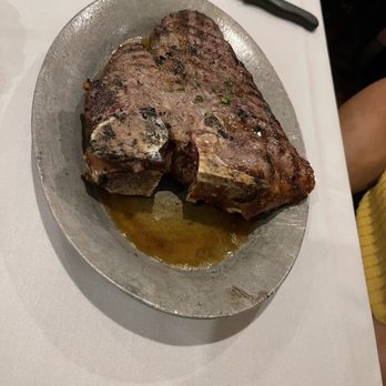 Charlie's Steak House - T-bone 26 oz - Steakhouses Near Me - New Orleans, Louisiana Charlie's Steak House - T-bone 26 oz - Steakhouses Near Me - New Orleans, Louisiana