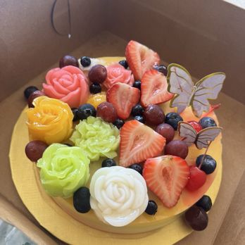 Kindys Cakes - Vietnamese jello cake (8 in) - Bakeries Near Me - San Jose, California