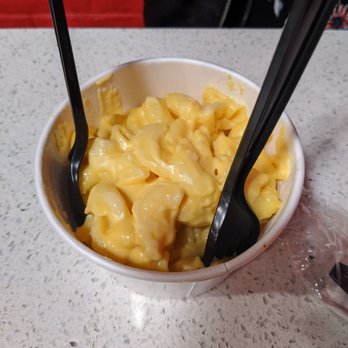 Angry Chickz - Their Mac and cheese: very creamy and cheesy - Chicken Shop Near Me - Fresno, California