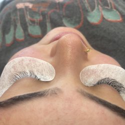Deluxe Lash Place