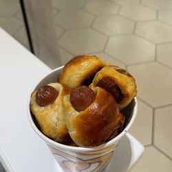 Auntie Anne's - Mini Pretzel Dogs / Mini Dogs Bucket