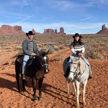 D/D MTA Horse Tours - Horseback Riding Near Me - Monument Valley, Utah