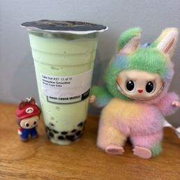 Honeydew smoothie with brown sugar boba Honeydew smoothie with brown sugar boba