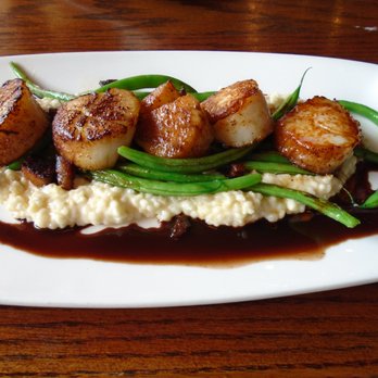 Leesburg Public House - Seared Blackened Scallops w/aged cheddar stone ground grits - New American Near Me - Leesburg, Virginia Leesburg Public House - Seared Blackened Scallops w/aged cheddar stone ground grits - New American Near Me - Leesburg, Virginia