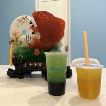 Milk Tea Lab - Alien Tonic and Mango Green Tea. Love the blue hues and cute decor. - Bubble Tea Near Me - San Diego, California Milk Tea Lab - Alien Tonic and Mango Green Tea. Love the blue hues and cute decor. - Bubble Tea Near Me - San Diego, California