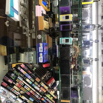 Hollywood Smoke Shop - Tobacco Shops Near Me - San Pablo, California