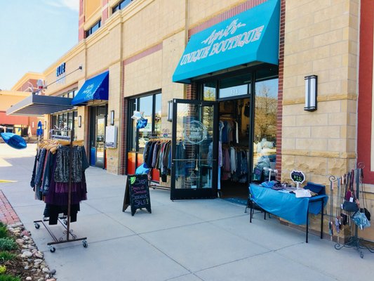 April's Unique Boutique