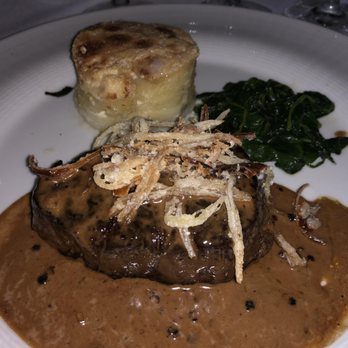 Cafe L'Europe - filet mignon au poivre - French Near Me - Palm Beach, Florida