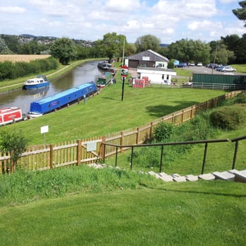 The Narrow Boat at Weedon - Pubs Near Me - Northampton, NTH