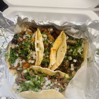 Casa Del Sabor - 2 tacos Al pastor, 2 tacos carne asada - Mexican Near Me - Horsham, Pennsylvania