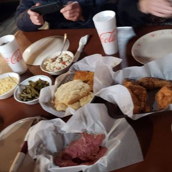 HILLBILLY HIDEAWAY RESTAURANT - Updated March 2025 - 132 Photos & 102