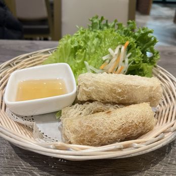 Pho Fans - Shrimp and crab meat spring rolls - Vietnamese Near Me - Smithtown, New York Pho Fans - Shrimp and crab meat spring rolls - Vietnamese Near Me - Smithtown, New York