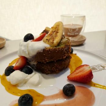 Daan Go Cake Lab - Desserts Near Me - Toronto, Ontario