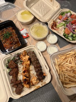 Mona’s Kitchen – Lebanese Food & Delivery & Catering by null