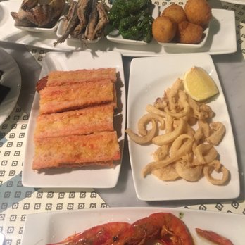 Vinitus - Fried cuddle fish & bruschetta - Tapas Bars Near Me - Barcelona, B Vinitus - Fried cuddle fish & bruschetta - Tapas Bars Near Me - Barcelona, B