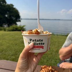 Patate Mallette - Small Classic Poutine With Extra Cheese