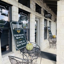Devine Wine Bar - Exterior