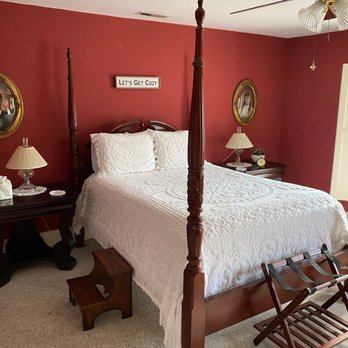 The Babcock House - One of the rooms - Bed & Breakfast Near Me - Appomattox, Virginia