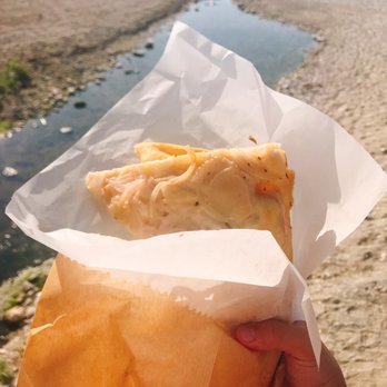 Wonderland Bakery - focaccia with onions - Bakeries Near Me - Monterosso Al Mare, SP Wonderland Bakery - focaccia with onions - Bakeries Near Me - Monterosso Al Mare, SP