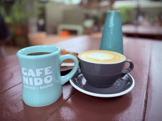 CAFE NIDO: Coffee & Books by null