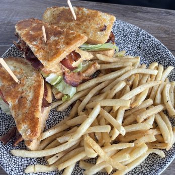 Reunion Kitchen + Drink - Awesome BLT sandwich - New American Near Me - Corona, California