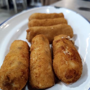 29 Fanegas - Croquetas mixtas (jamón y boletus) - Tapas/Small Plates Near Me - Madrid, M 29 Fanegas - Croquetas mixtas (jamón y boletus) - Tapas/Small Plates Near Me - Madrid, M