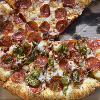 Papa Johns Pizza - We didn't order jalapeños and where's my mushrooms, Canadian bacon and pineapples? - Pizza Near Me - Lakewood, Colorado