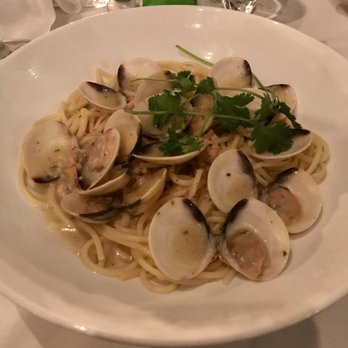 Grand Cafe Key West - Clam linguine in white wine sauce - New American Near Me - Key West, Florida Grand Cafe Key West - Clam linguine in white wine sauce - New American Near Me - Key West, Florida