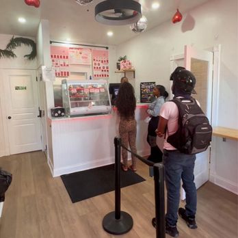 Sistahs' Sweets - Interior counter view - Desserts Near Me - Baltimore, Maryland Sistahs' Sweets - Interior counter view - Desserts Near Me - Baltimore, Maryland