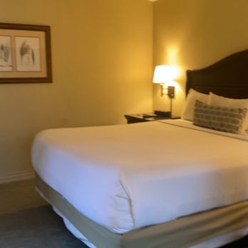 Bahia Resort Hotel - King size bed. It was okay.... Pillows not the best - San Diego, CA