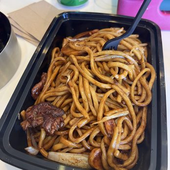 Mayflower Dumpling Express - Beef Chow Mein - Dim Sum Near Me - Anaheim, California Mayflower Dumpling Express - Beef Chow Mein - Dim Sum Near Me - Anaheim, California