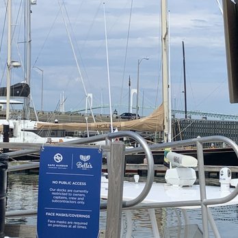 Belle's - Cafes Near Me - Newport, Rhode Island