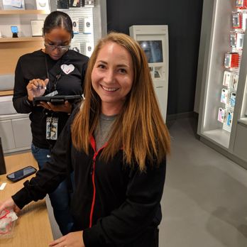 Verizon - One of our amazing reps! - Mobile Phones Near Me - Sacramento, California