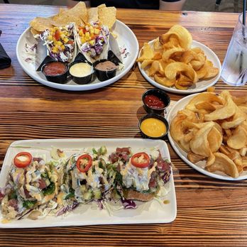 Barnyard Crafthouse & Eatery - Ahi tuna tostada, grilled fish tacos, pigtail fries - New American Near Me - Tucson, Arizona