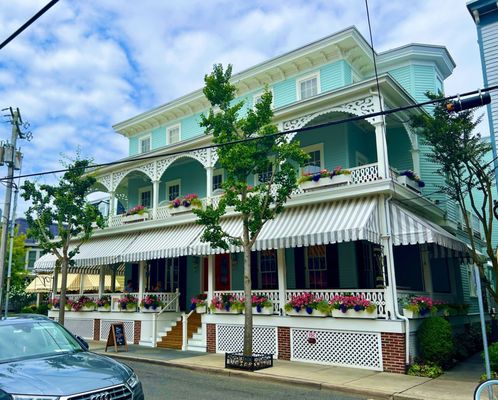 Virginia Hotel & Cottages by null