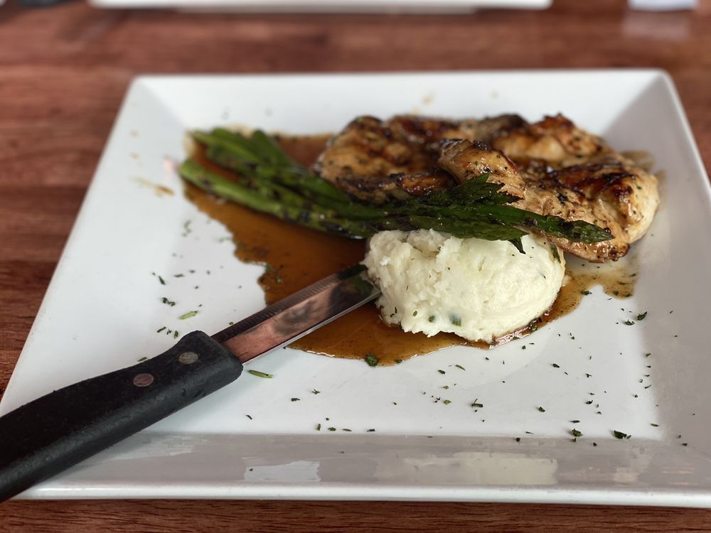 Park Lane Tavern, Fredericksburg Roadtrippers