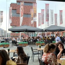 Napo's - Uitzicht op het terras